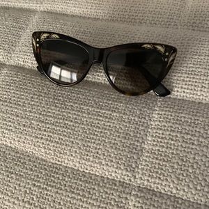 GUCCI SUNGLASSES